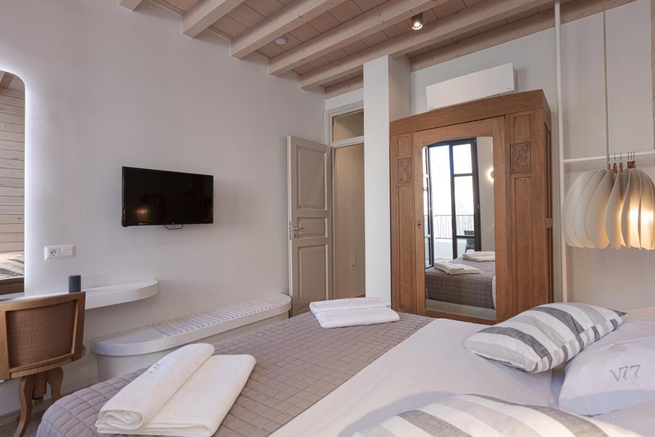 V77 Seafront Suites Resmo Dış mekan fotoğraf