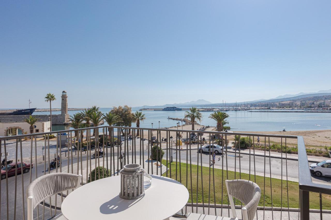 V77 Seafront Suites Resmo Dış mekan fotoğraf