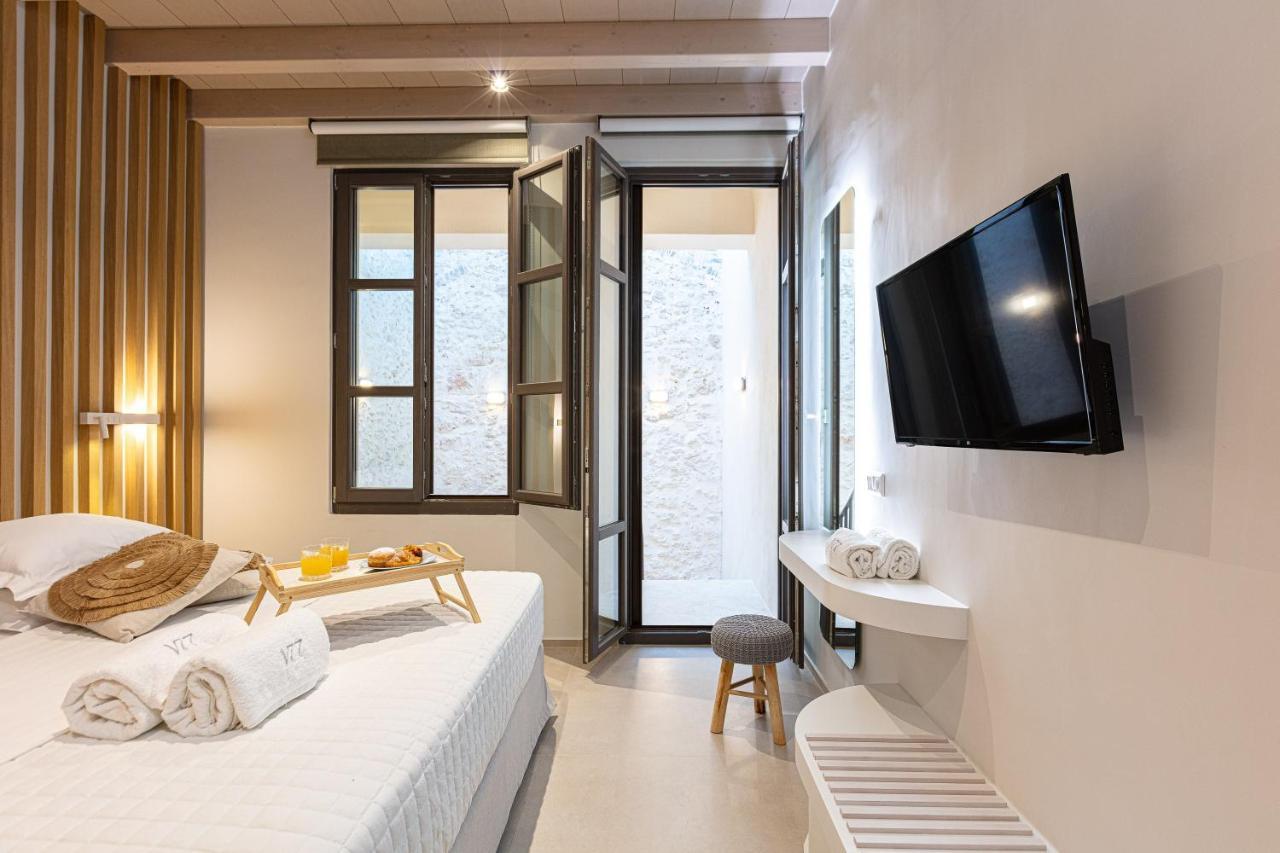 V77 Seafront Suites Resmo Dış mekan fotoğraf