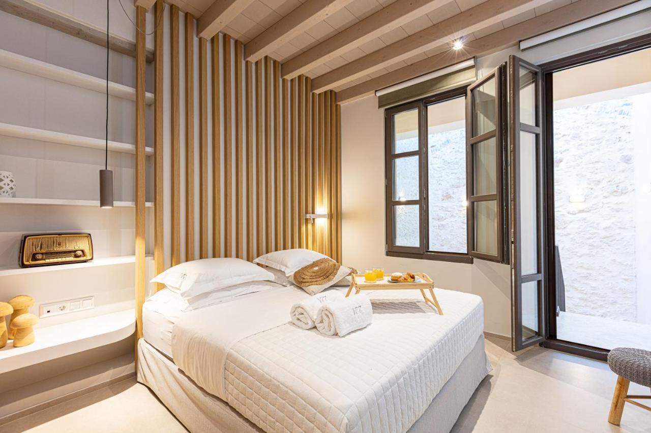 V77 Seafront Suites Resmo Dış mekan fotoğraf