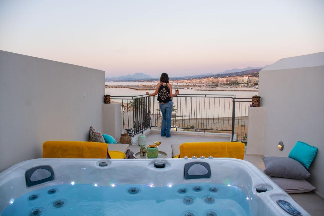 V77 Seafront Suites Resmo Dış mekan fotoğraf
