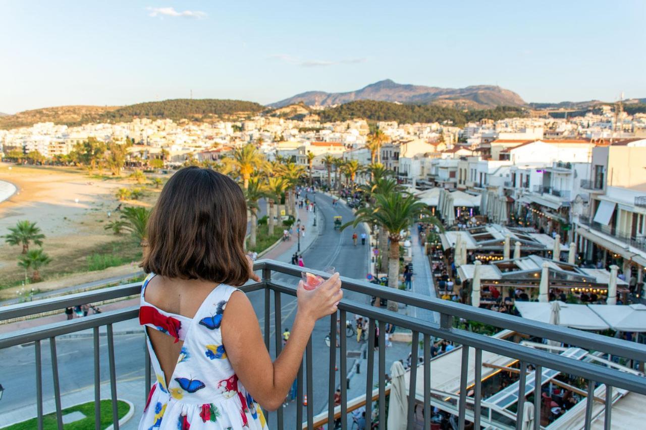 V77 Seafront Suites Resmo Dış mekan fotoğraf